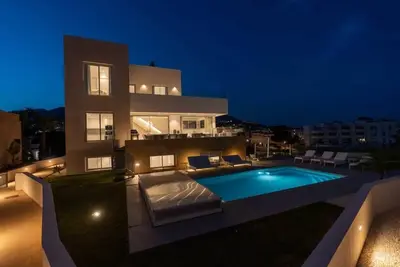 Image de Villa Palm Beach, 5 bedroom villa with sea views and private pool