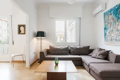 Image de Elegant 2 Bedroom 2 Bathroom Apartment in Athens Vibrant Centre! Vl5