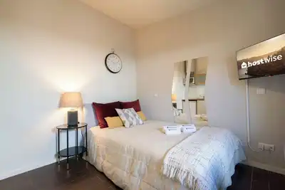 Image de Simple Private Houses | Center by HostWise