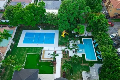 Image de Mega 8br House/Game Room/H. Pool/Picklebal & Golf