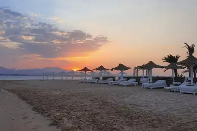 Image de Comfy New Gf Apartment Pool Front - 5 min from the Beach