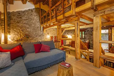 Chalet \"Casa U Parmento\" dans le parc naturel de l'Etna avec jardin et terrasse