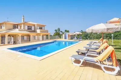 Image de Villa Judite - Quatre Chambres Villa, Couchages 8