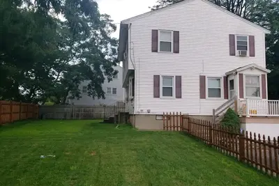 Image de 4 bedroom\/ 2 bathroom. Safe and quiet area