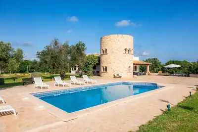 Image de S'Atalaya Vella. Beautiful country house, Great privacy, 5 minutes to the beach