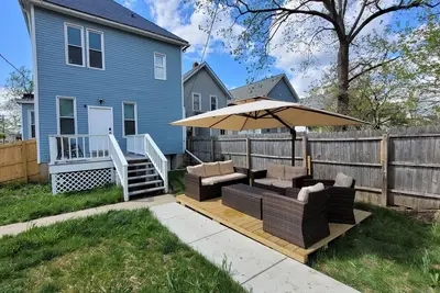 Image de The Gathering Place - Spacious & Stylish- Free 2-Car Garage - Center of Columbus