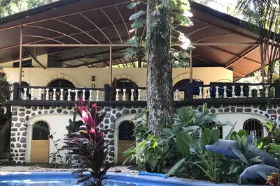 Image de Jungle beautiful home 10 minutes from gorgeous beaches