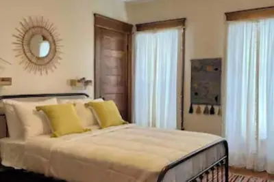 Image de Quaint Pet Friendly 2 Bed Apartment Downtown