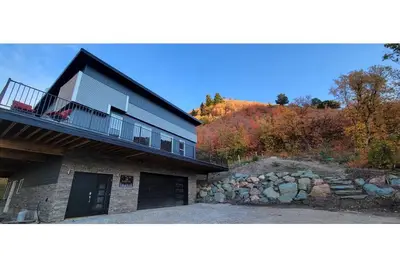 Image de Welcome to The Lookout, a private off-grid cabin