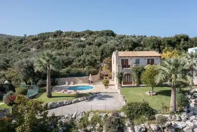 Image de Hill Top villa, Splendid view, pool, Near tavern