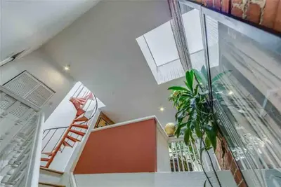 Image de Huge 2-Story Loft