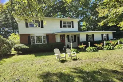 Image de 5 bedroom cozy ski and play winter get-a-way!