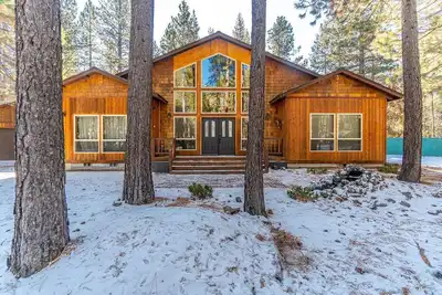 Image de Cozy Sunriver Cabin Near Mt. Bachelor