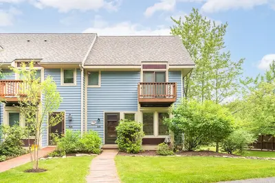 Image de Beary Relaxing: Ski in/Ski Out, Lake Access Townhome