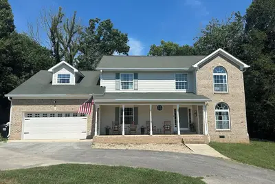 Image de Country Home near Chattanooga, Harrison Bay, Howe Farms, and Gray Dove venues!