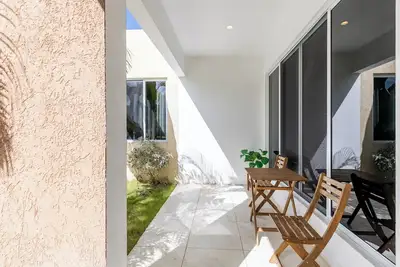 4-bedroom villa in wonderful Runaway Bay with Ac, WiFi