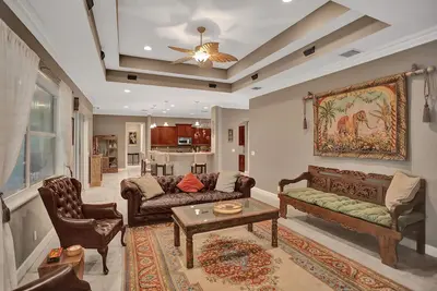 Image de Luxury 1. 25 Acre Tropical Oasis Next to Nature Preserve