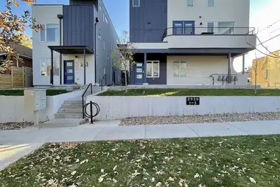 Image de Brand new new Townhouse Near Denver Downtown