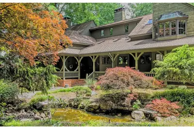 Image de Water Front Iconic Gem Estate w Pool Pavilion Retreat indoor & outdoor amenities