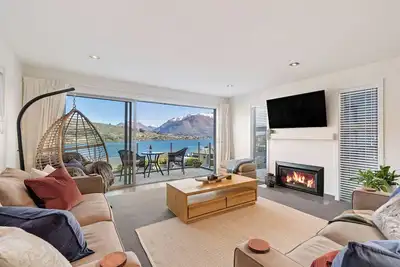 Image de Lakes Views on De La Mare Place, 3 Bdr, Free Wi-Fi