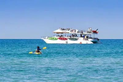 Image de Affordable & Super Modern 2 Bed Condo - Close To the Beach