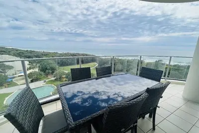 Image de Marcoola Penthouse ~ 3 bed ~ 2 bath ~ rooftop entertaining