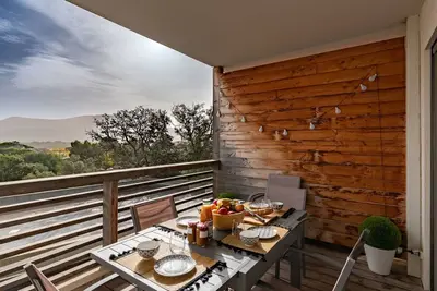 Image de Joli appartement pour 4 personnes avec Wifi, climatisation, piscine, Tv, terrasse et vue panoramique