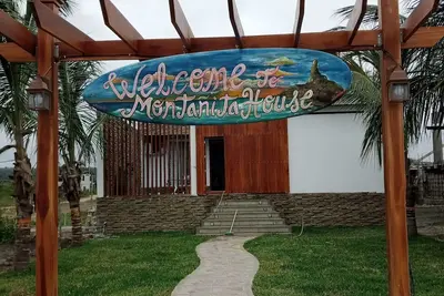 Image de Montañita beach, Beachfront Villa with pool with a side bbq