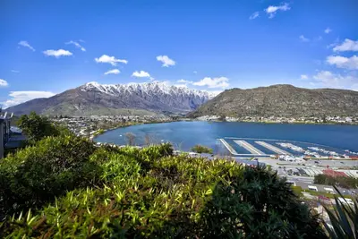 Image de Remarkable Views 3 bedroom - lake & mountain views