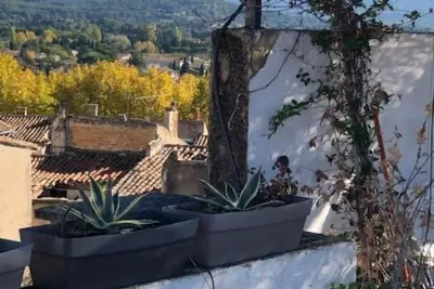 Image de 2 Pieces dans un Hotel Particulier en plein centre de Carpentras