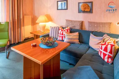 Image de Colorful apartment in the center, ideal for couples, with south-facing balcony.