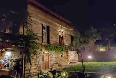 Image de Traditional renovated stone house - 5 min from the beach!