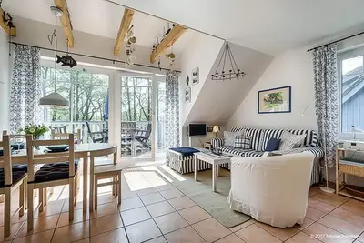 Image de Cozy apartment, centrally but quietly located, for 4 persons + toddler, sauna, Wlan