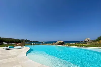Image de Villa Specioza direct on the sandy beach