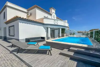 Image de ★Luxury Villa walking distance Galé Beach, Albufeira