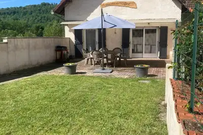 Image de Gîte à proximité de la Viarhôna, 20 mn de la Plaine de l'Ain