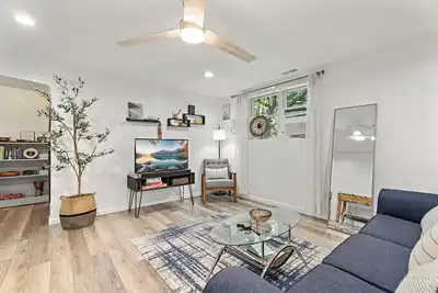 Image de Sun Filled & Cheerful Apartment by Cornell Campus - Northeast Ithaca