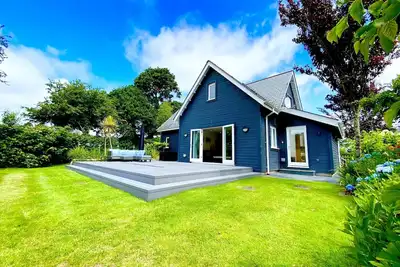 Image de Luxury 4 bed detached villa, minimum 3 bathrooms, large open plan lounge/kitchen/dining area.