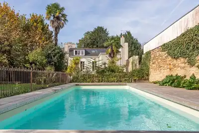 Image de Belle maison contemporaine avec piscine