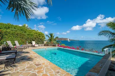Image de Secluded Oceanfront Caribbean Vacation Villa on Leverick Bay.