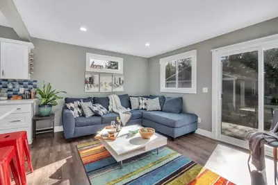 Image de The Little Hamster - by Ferndale & Royal Oak w/ 2TVs - Open Concept - Modern