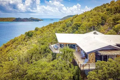 Image de A stunning two-bedroom villa overlooking Leverick Bay