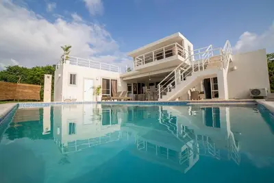 Image de 3bd guest-friendly villa, pool\/waterpark\/WiFi\/cable Tv\/tennis\/restaurant!