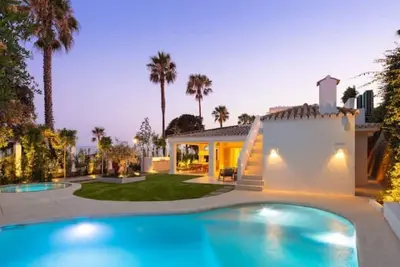 Image de Luxury villa on the beach in Marbella Golden Mile