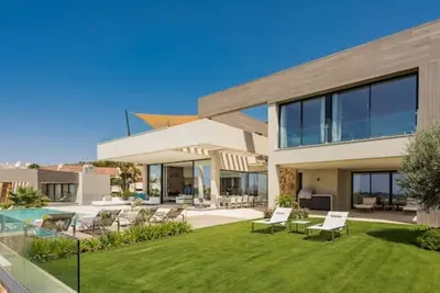 Elegant 5 bedroom villa in Marbella