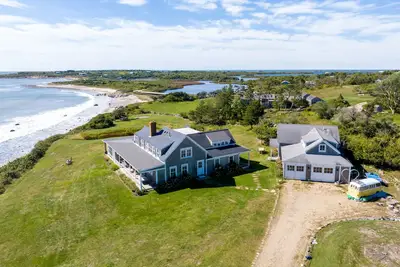 Image de Oceanfront Home & Guest House w/ Private Beach!
