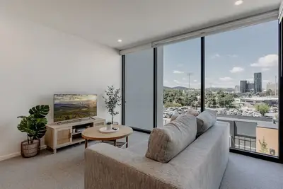 Image de Cosy 1-Bed with Pool, Gym and Secure Parking