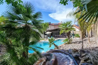 Image de Nomad Gamer Pad - Maison en réserve montagne avec piscine, spa, esports et gym