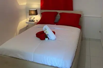 Le Lodge Phoenix, F2 dans résidence avec piscine