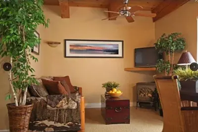 Majestic South Lake Tahoe Condo! Near Heavenly North ski lift! Eagles Nest Condo